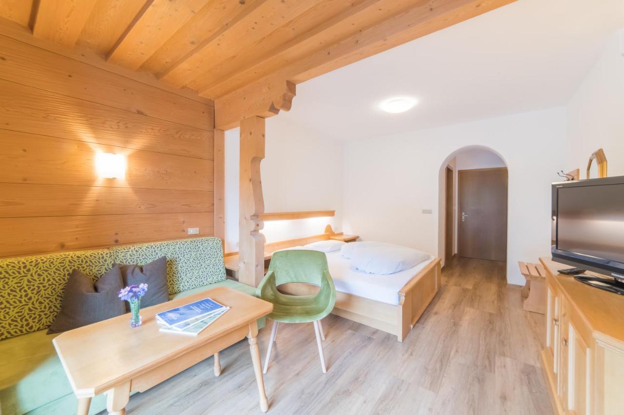 Pension Apartments Pardell Castelbello Eksteriør billede