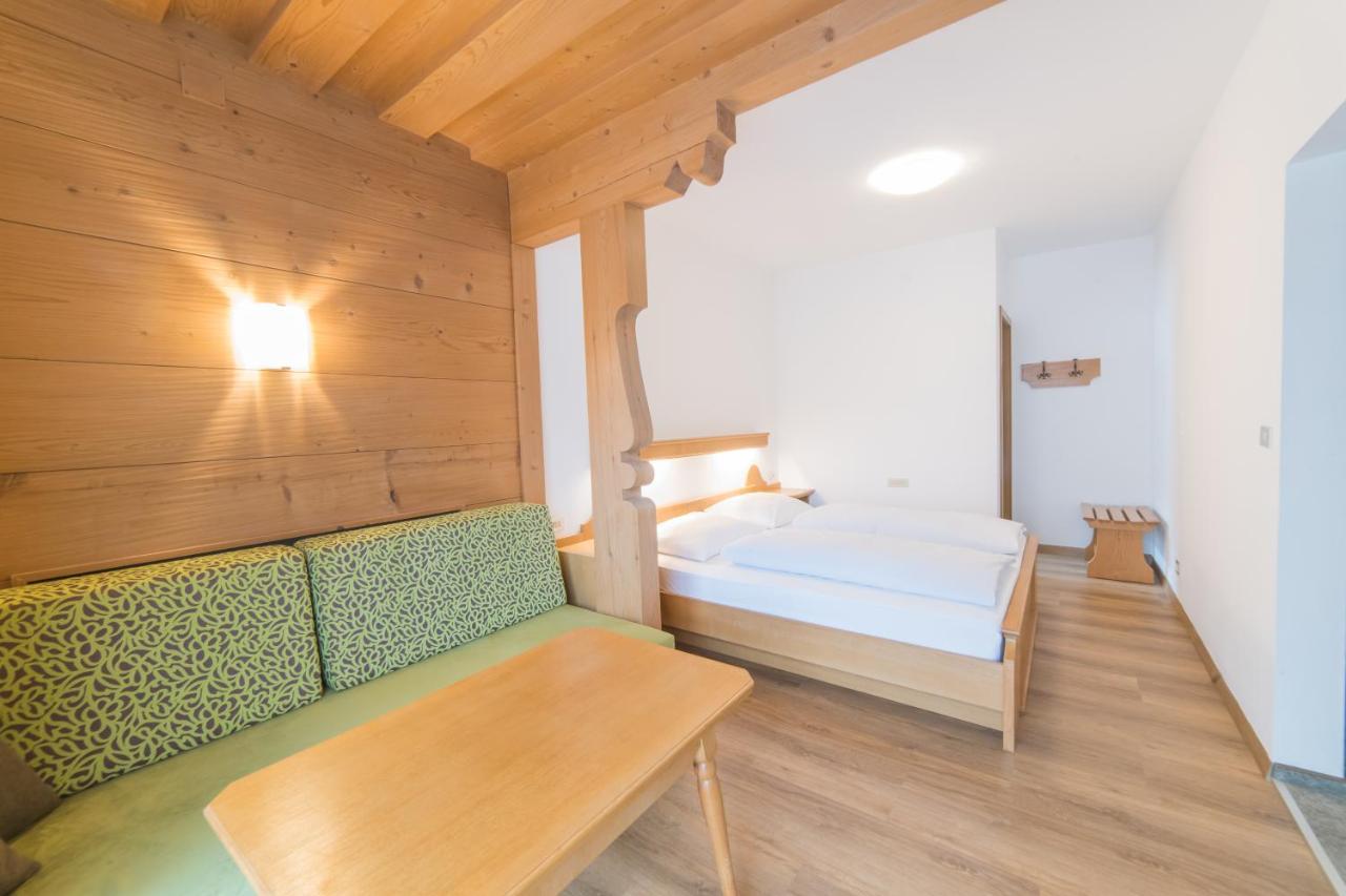Pension Apartments Pardell Castelbello Eksteriør billede